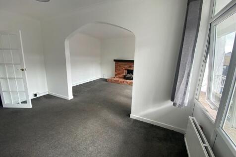 Lounge/Dining 