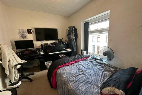 bedroom 1 1