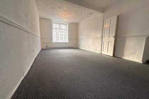 Lounge/Dining Are...