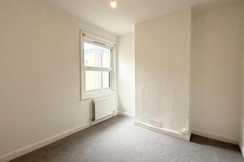 bedroom 1..jpg