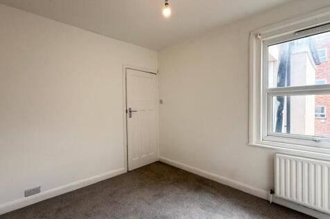 bedroom 1,.jpg