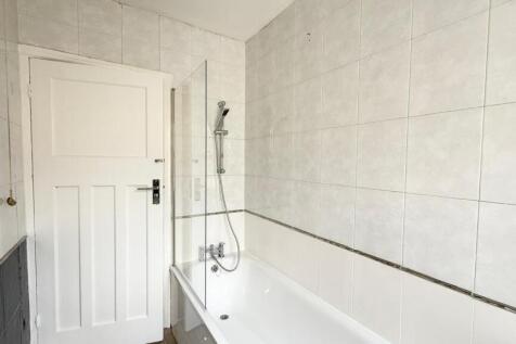 bathroom .jpg