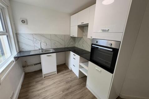 Kitchen 1.jpeg