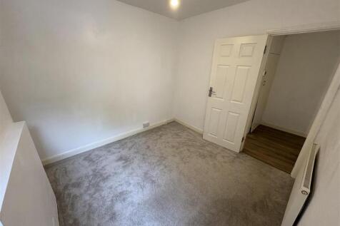 Bedroom one 2.jpeg
