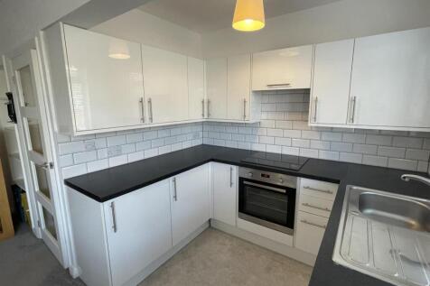 Kitchen 1.jpg