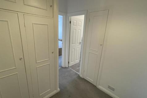 Hallway 2.jpg