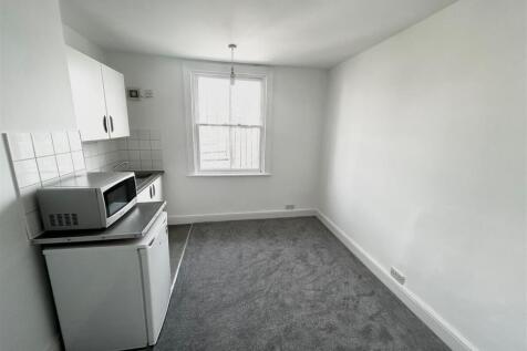 bedsit q.jpg