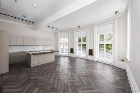 Open Plan Lounge Kitchen