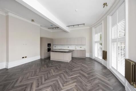 Open Plan Lounge Kitchen