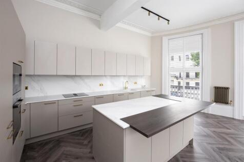 Open Plan Lounge Kitchen