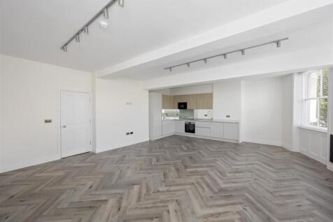 Open Plan Lounge and Kitchen