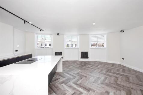 Open Plan Kitchen and Lounge