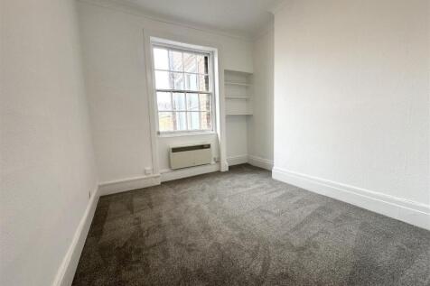 Bedroom 1.jpeg