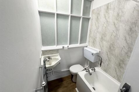 Bathroom.jpeg