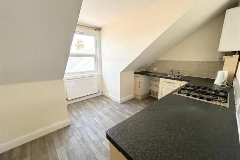 Open Plan Lounge and Kitchen