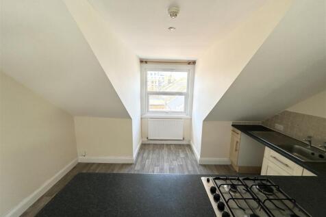 Open Plan Lounge and Kitchen