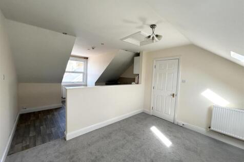 Open Plan Lounge and Kitchen