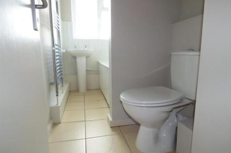 27 PH Bathroom 1.1.JPG