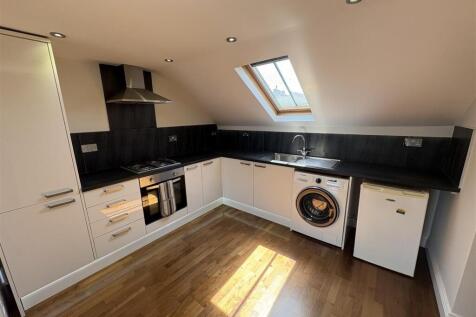 Kitchen 1.jpeg