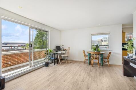 40 Mill Pond Close
