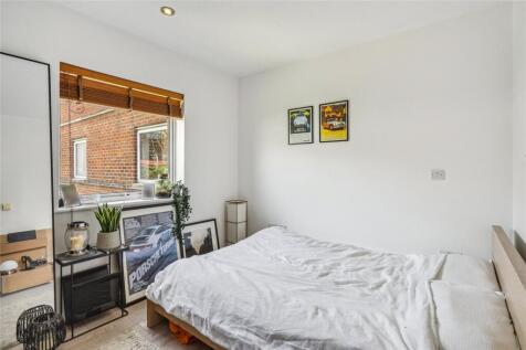 40 Mill Pond Close