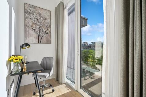 Westbourne Apartment