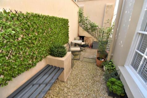 Courtyard garden