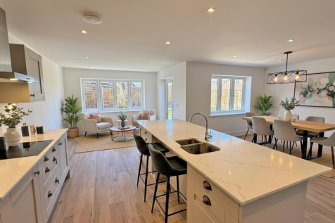 Generated Image September 08, 2025 - 12_04PM.png