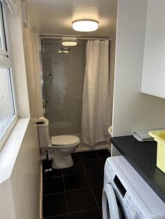 135 ground floor shower.jpeg