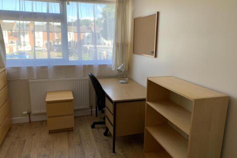 (9) 135 Rear bedroom.jpg