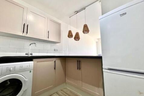 Kitchen2.jpg