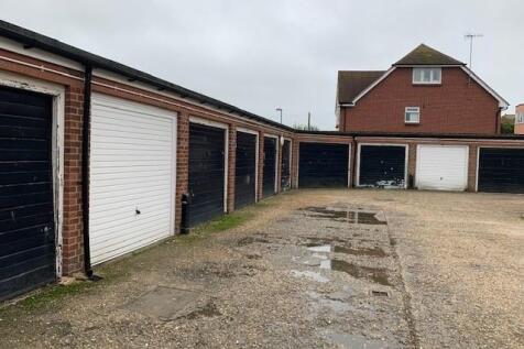 garage streete.jpg