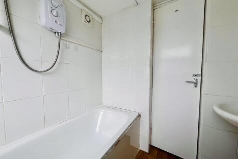 Bathroom1.jpeg