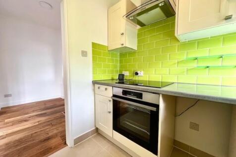 Kitchen2.jpg