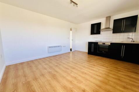 Lounge and kitchen.jpeg
