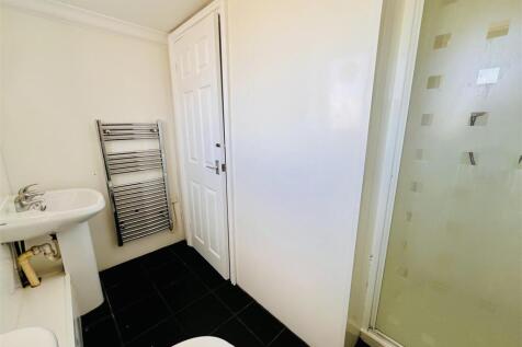 Showeroom1.jpeg