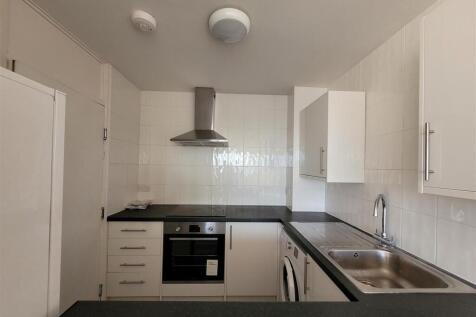 Kitchen 2.jpg