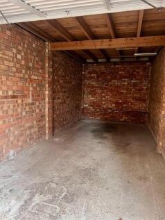 Garage 24.jpg