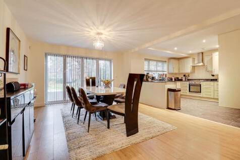 Dining room/ Kitchen