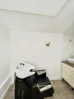 Salon Room