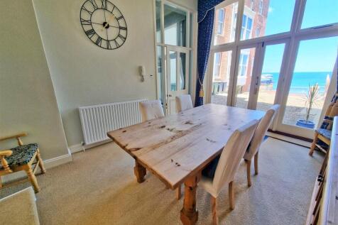Dining Room 1.jpg