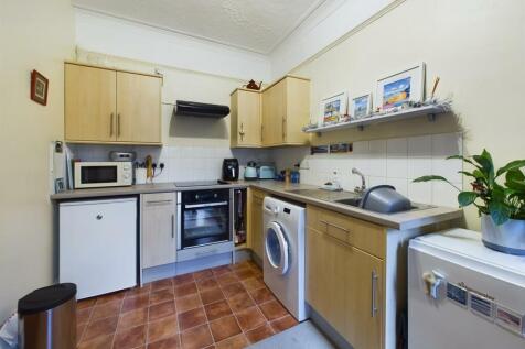 Flat 1 Kitchen