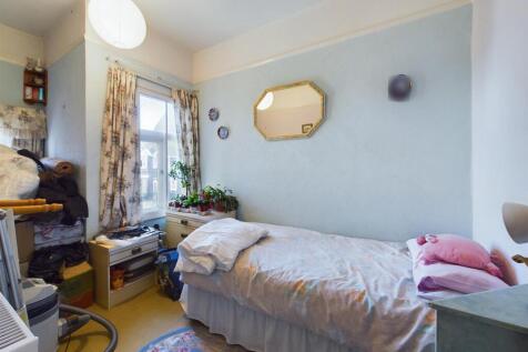 CAM04116G0-PR0079-STILL002.jpg