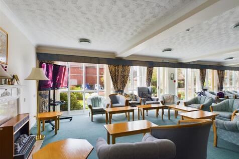 Communal Lounge R1.jpg
