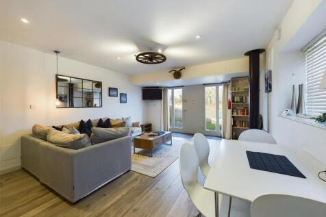 Living/Dining Area
