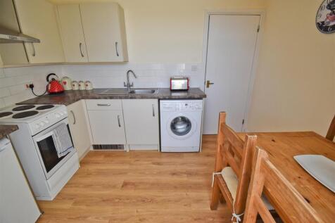Kitchen 1.jpg
