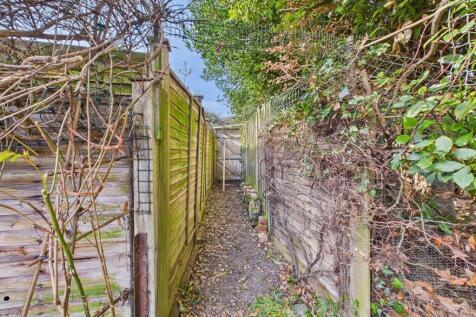 CAM04116G0-PR0127-STILL009.jpg