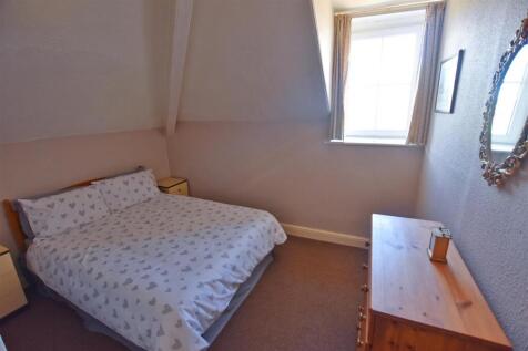 Bedroom Pic1.jpg