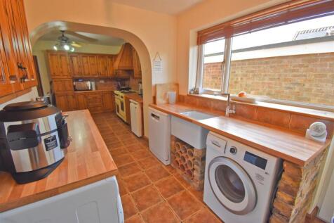 Utility Room 1.jpg