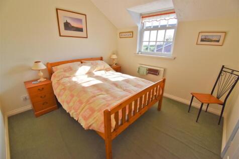 Bedroom 1.jpg